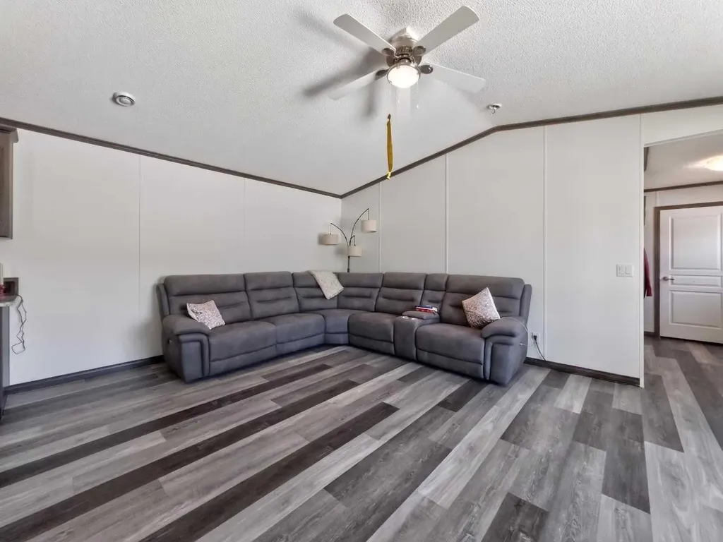 10614 103 Avenue La Crete AB T0H2H0