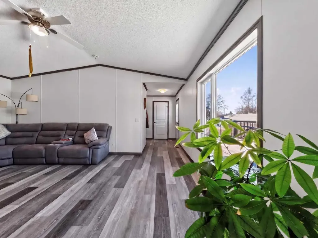 10614 103 Avenue La Crete AB T0H2H0