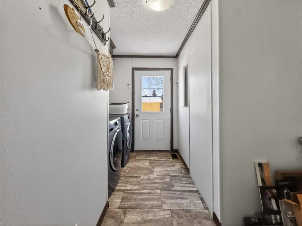 10614 103 Avenue La Crete AB T0H2H0