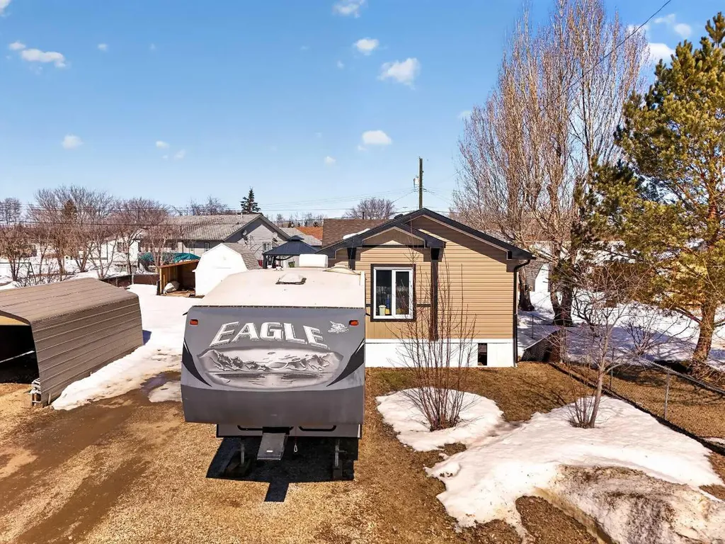 10614 103 Avenue La Crete AB T0H2H0