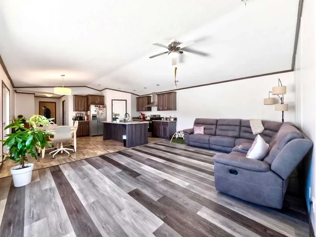 10614 103 Avenue La Crete AB T0H2H0