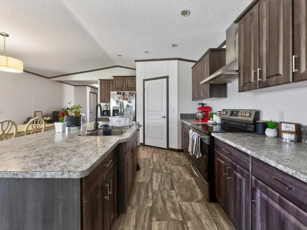 10614 103 Avenue La Crete AB T0H2H0