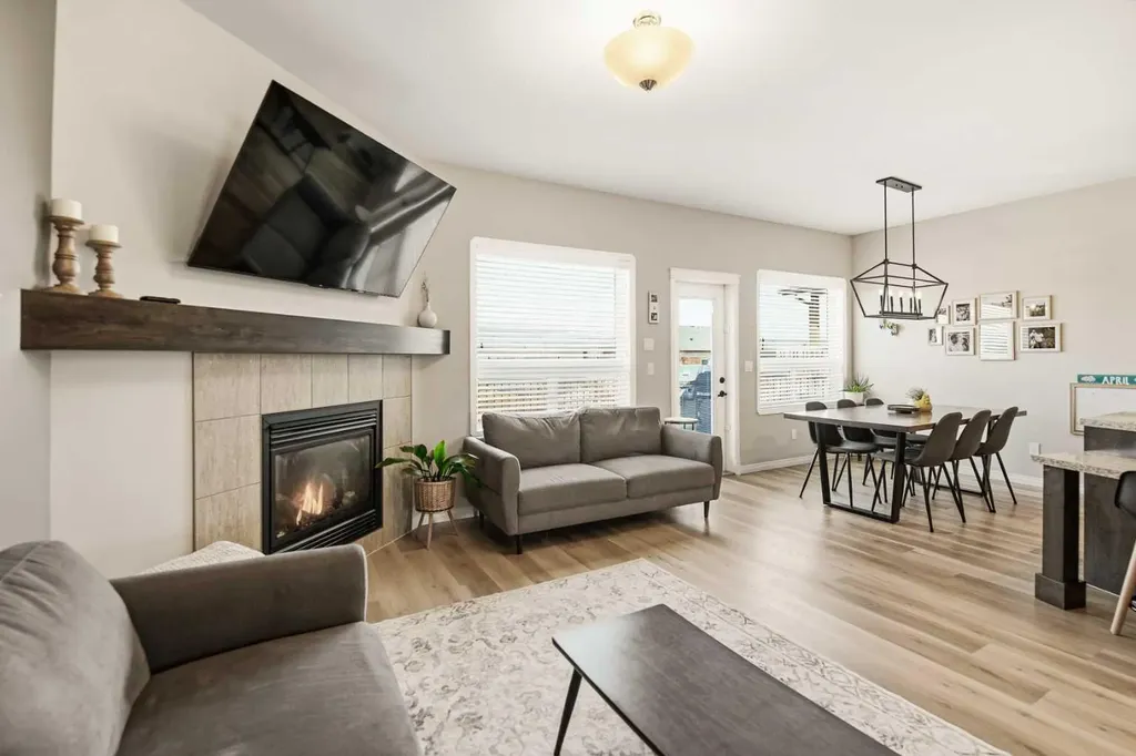 12 Cyprus Road Blackfalds AB T4M 0C5