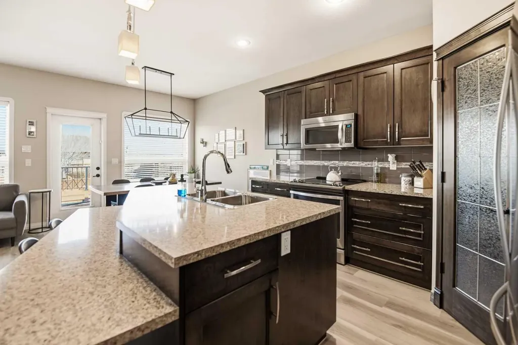 12 Cyprus Road Blackfalds AB T4M 0C5