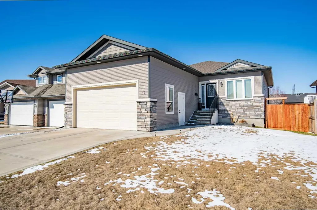 12 Cyprus Road Blackfalds AB T4M 0C5