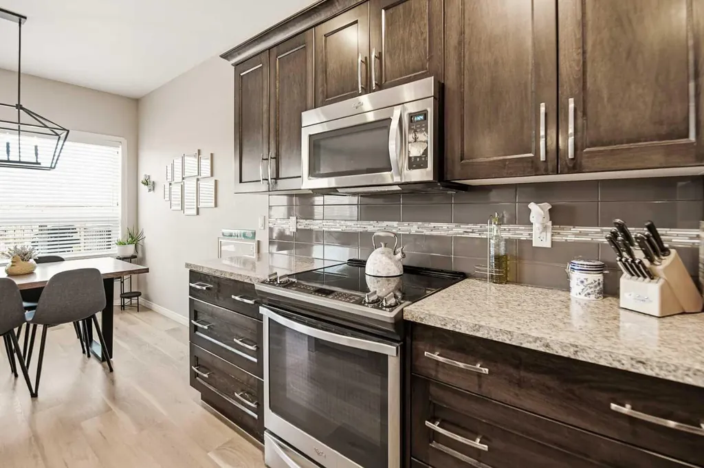 12 Cyprus Road Blackfalds AB T4M 0C5