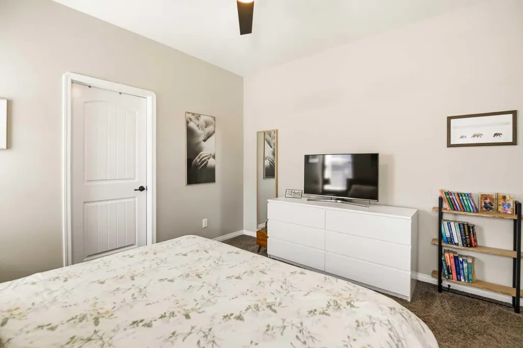 12 Cyprus Road Blackfalds AB T4M 0C5