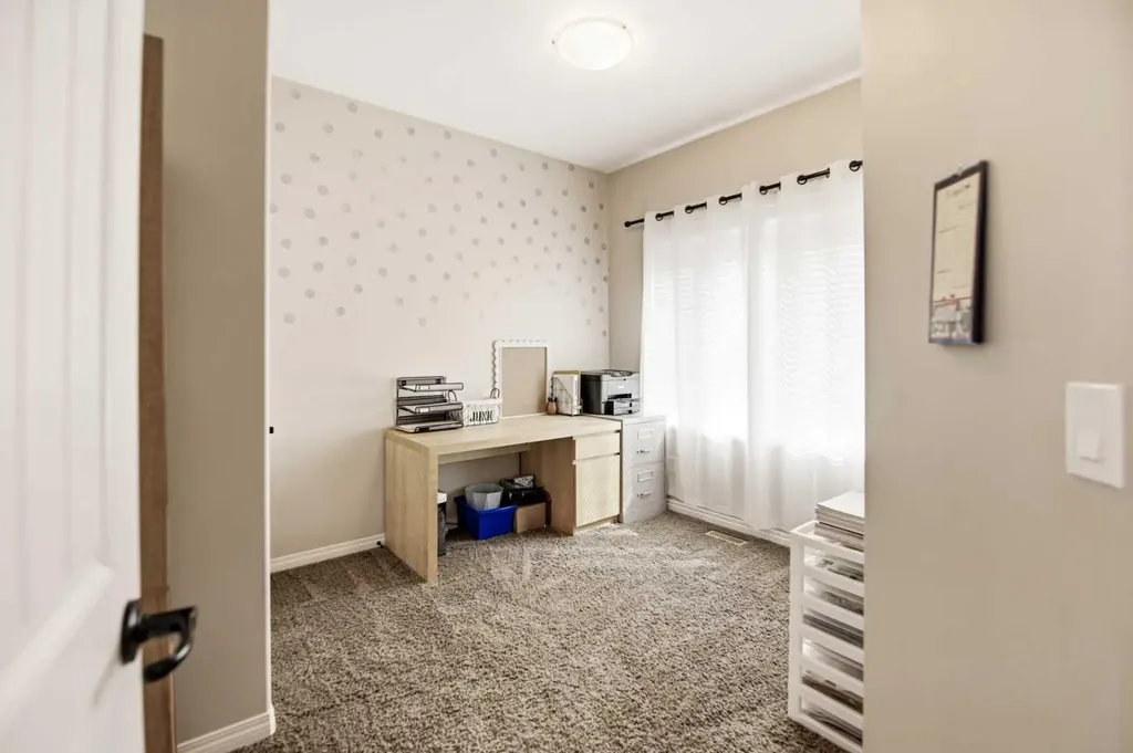 12 Cyprus Road Blackfalds AB T4M 0C5