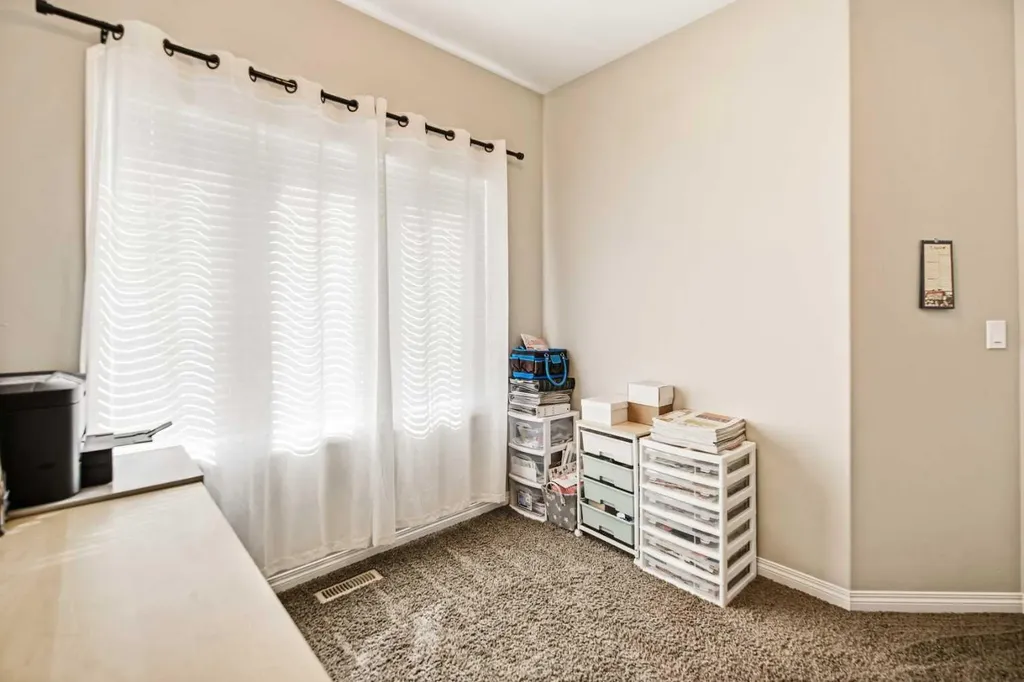 12 Cyprus Road Blackfalds AB T4M 0C5