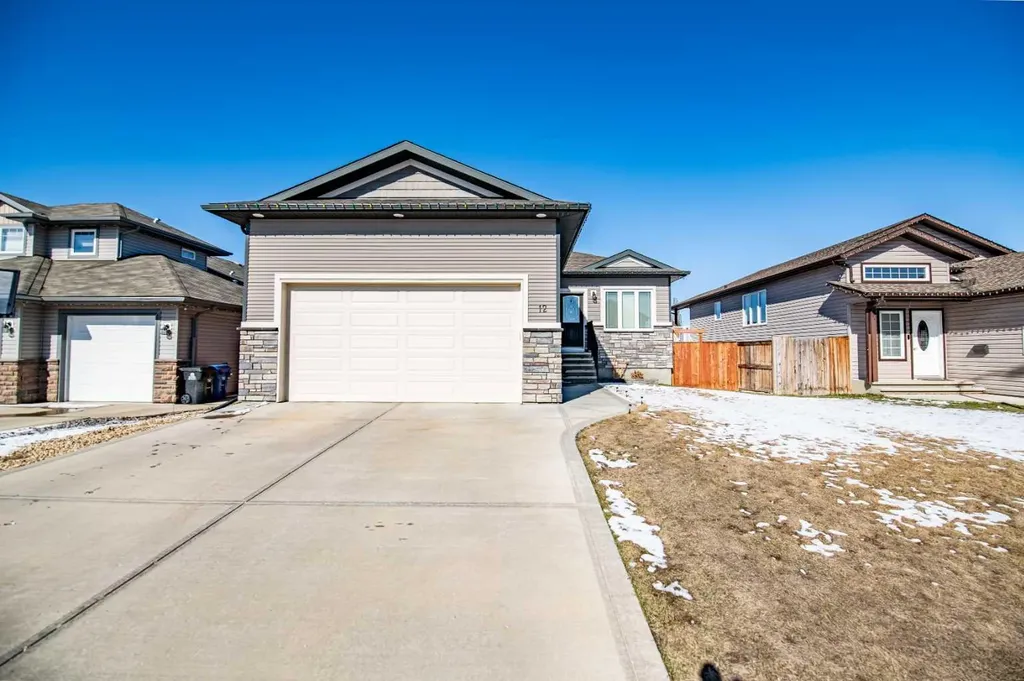 12 Cyprus Road Blackfalds AB T4M 0C5