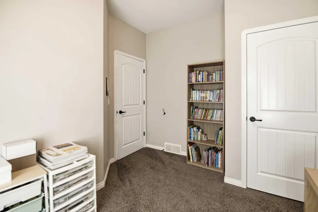 12 Cyprus Road Blackfalds AB T4M 0C5