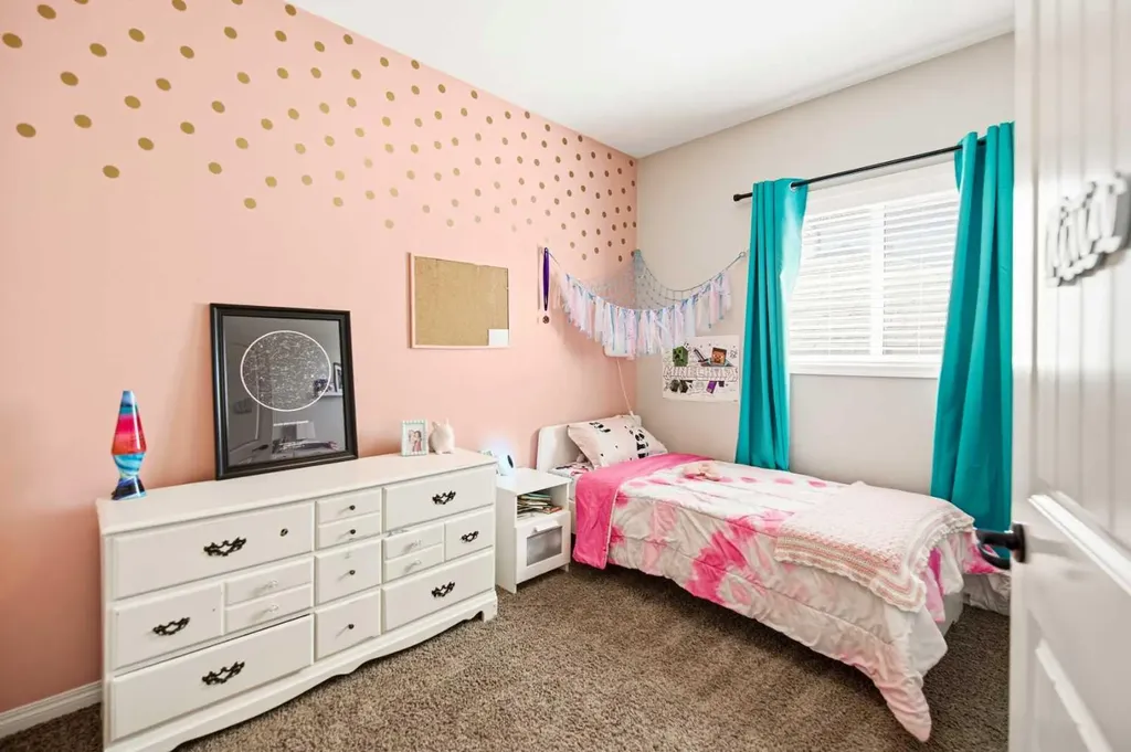 12 Cyprus Road Blackfalds AB T4M 0C5