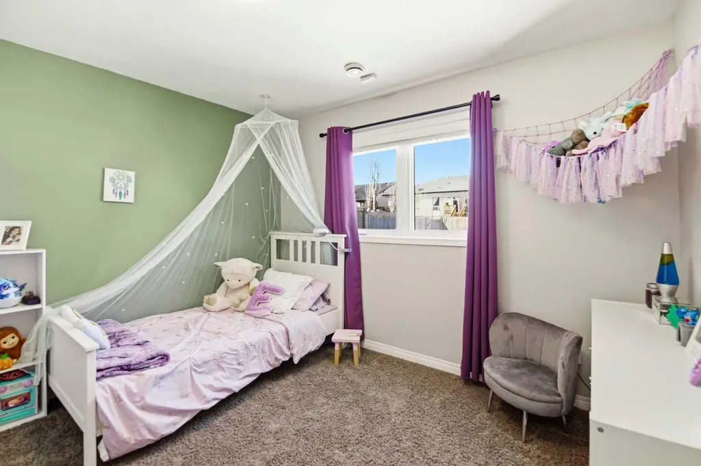 12 Cyprus Road Blackfalds AB T4M 0C5