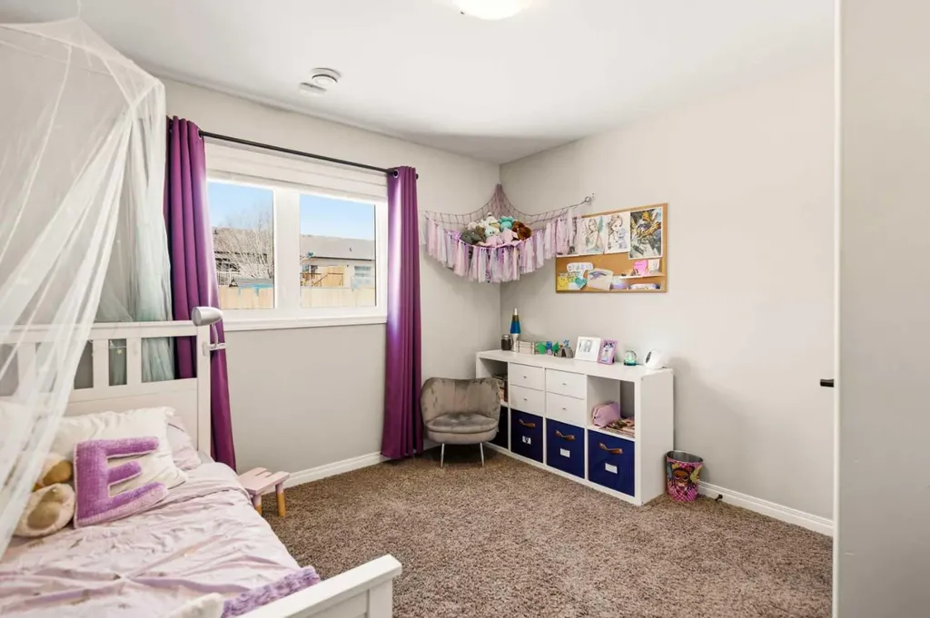 12 Cyprus Road Blackfalds AB T4M 0C5