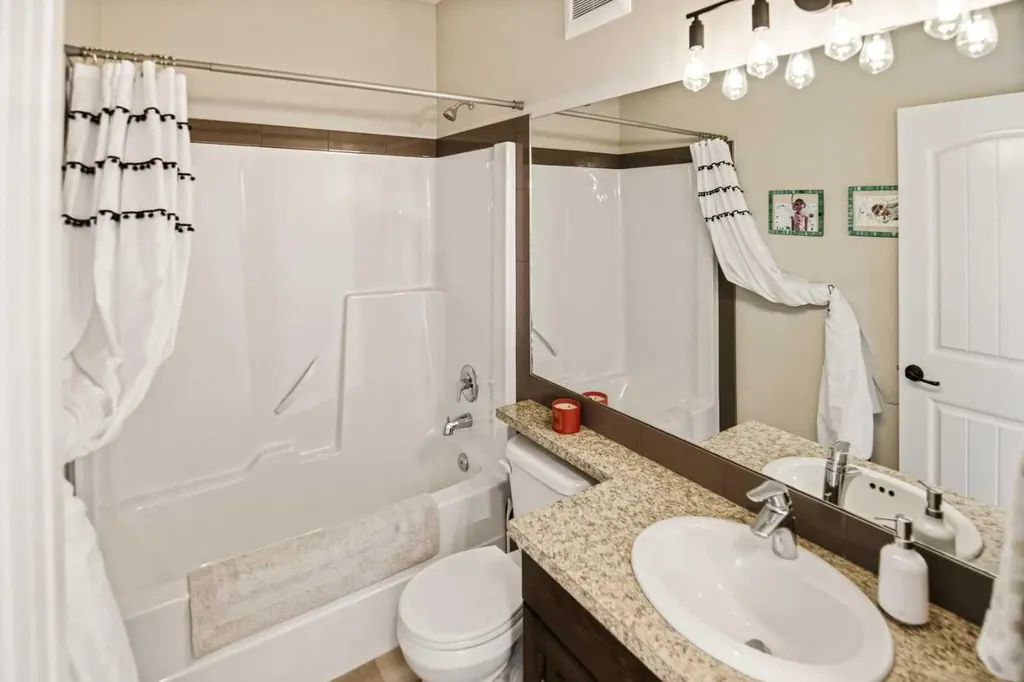 12 Cyprus Road Blackfalds AB T4M 0C5