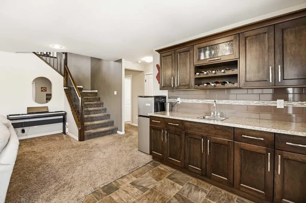 12 Cyprus Road Blackfalds AB T4M 0C5