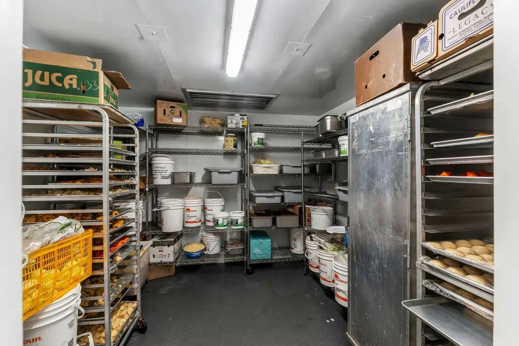 4250 109 Avenue NE Calgary AB T3N 1Z3