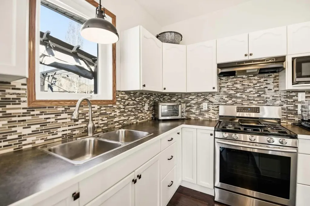 57 Woodbine Close Blackfalds AB T4M 0K5