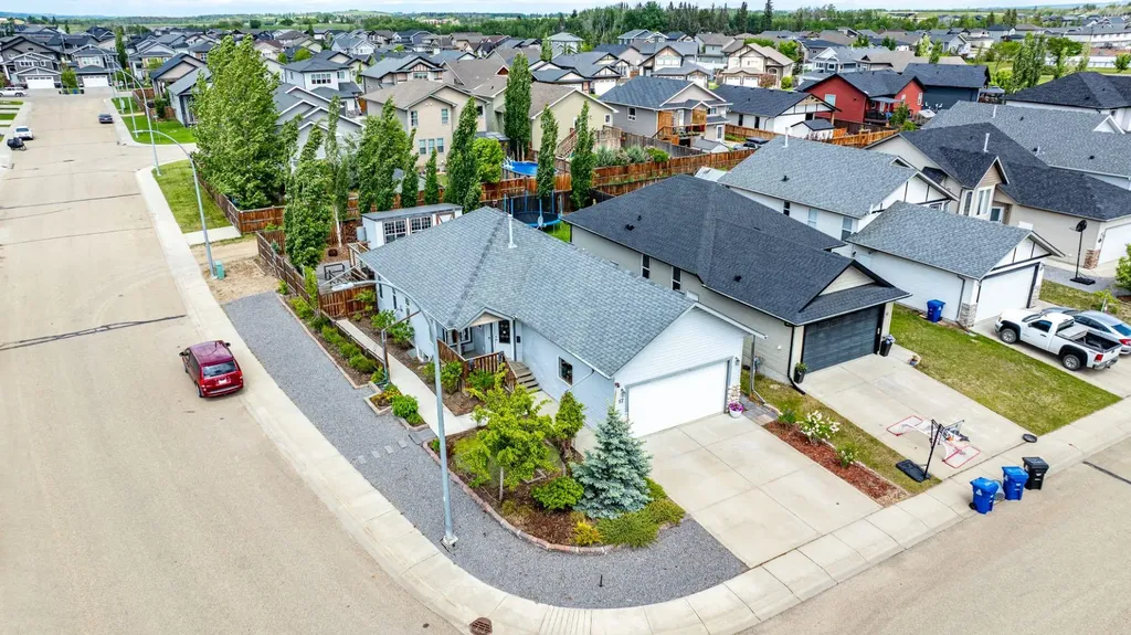 57 Woodbine Close Blackfalds AB T4M 0K5