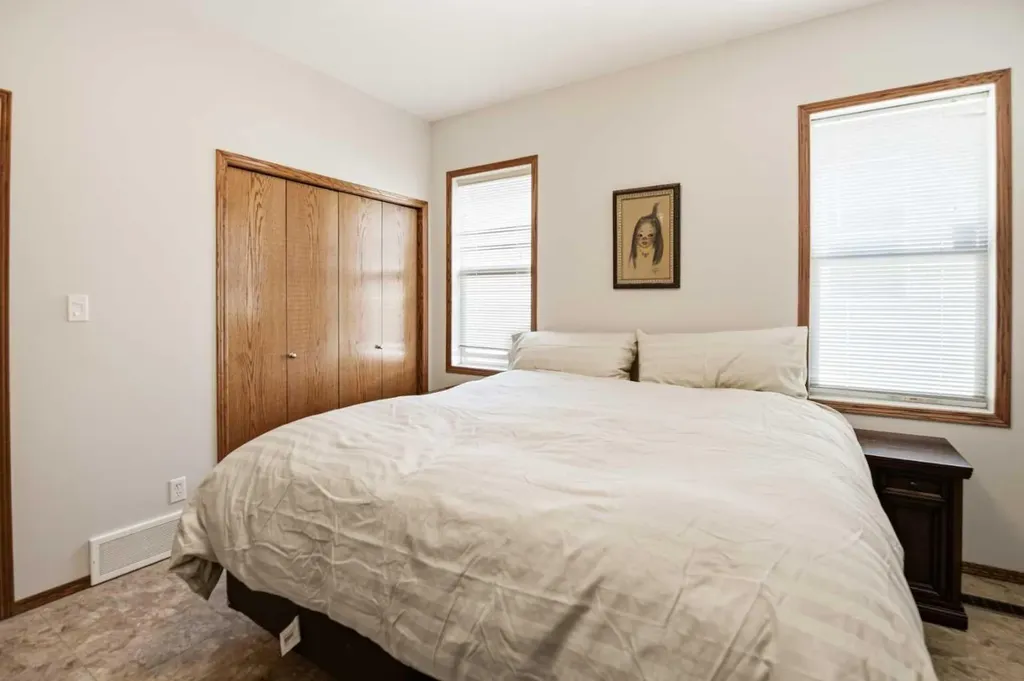 57 Woodbine Close Blackfalds AB T4M 0K5