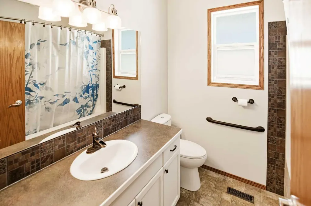 57 Woodbine Close Blackfalds AB T4M 0K5