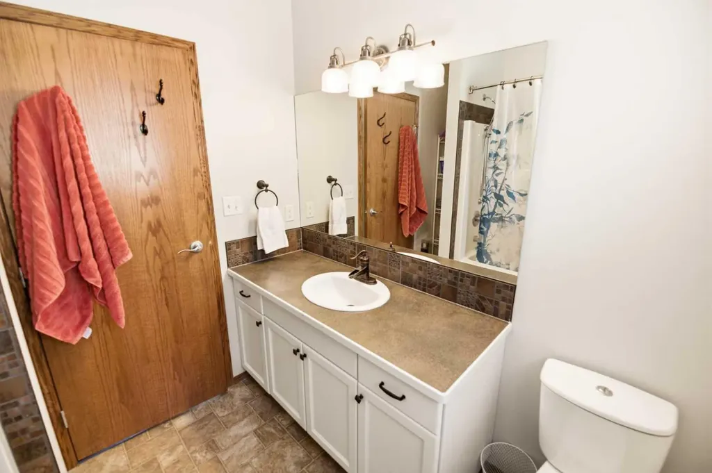 57 Woodbine Close Blackfalds AB T4M 0K5