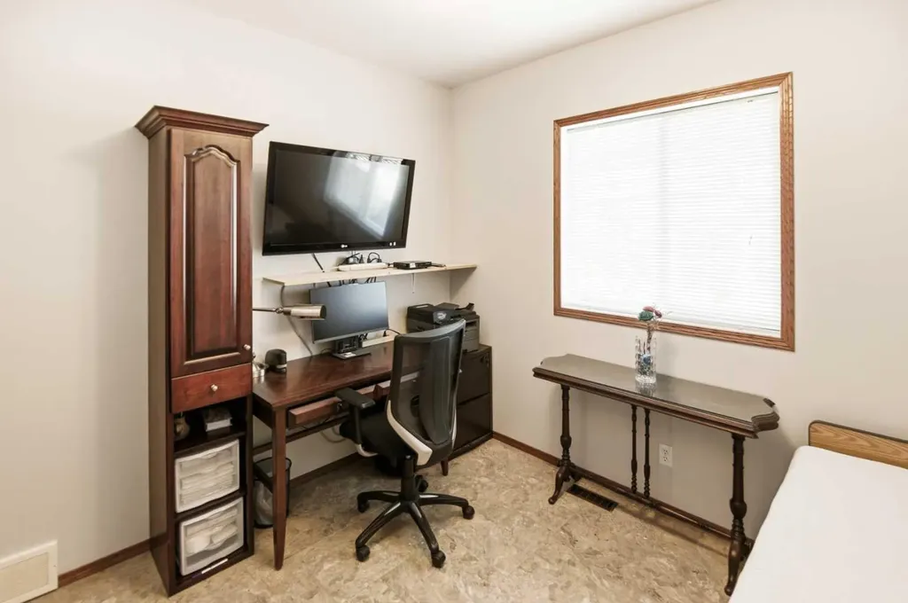 57 Woodbine Close Blackfalds AB T4M 0K5