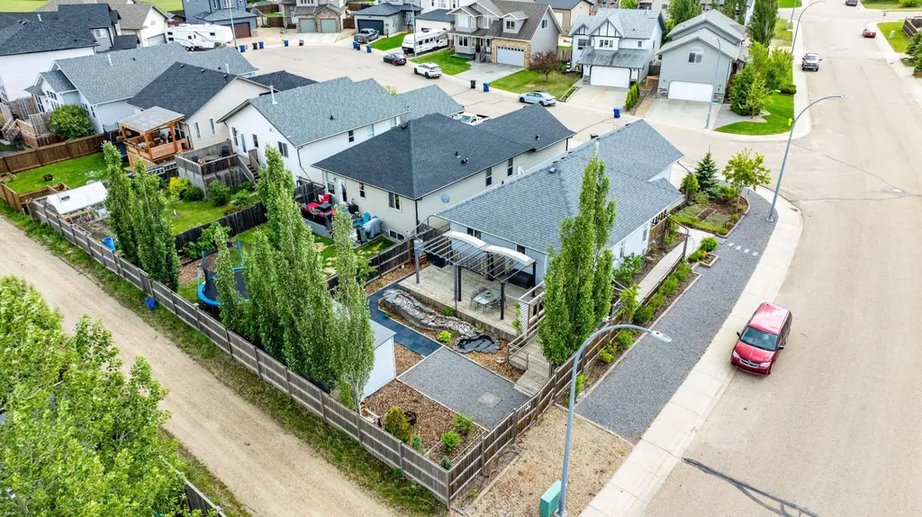 57 Woodbine Close Blackfalds AB T4M 0K5