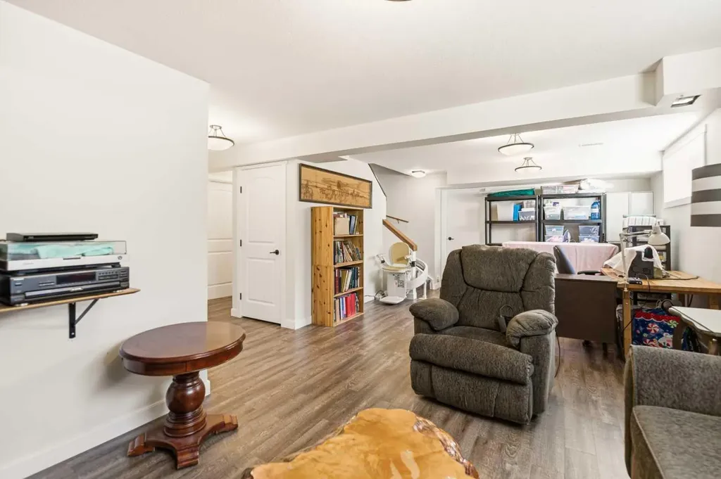 57 Woodbine Close Blackfalds AB T4M 0K5