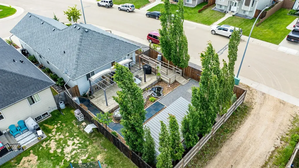 57 Woodbine Close Blackfalds AB T4M 0K5