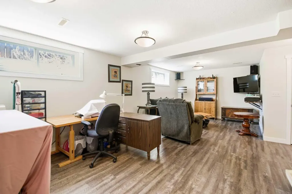 57 Woodbine Close Blackfalds AB T4M 0K5