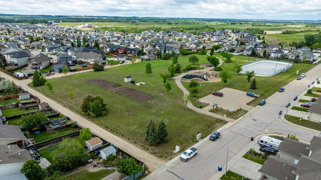 57 Woodbine Close Blackfalds AB T4M 0K5