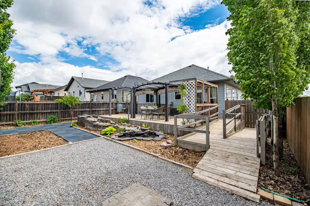 57 Woodbine Close Blackfalds AB T4M 0K5