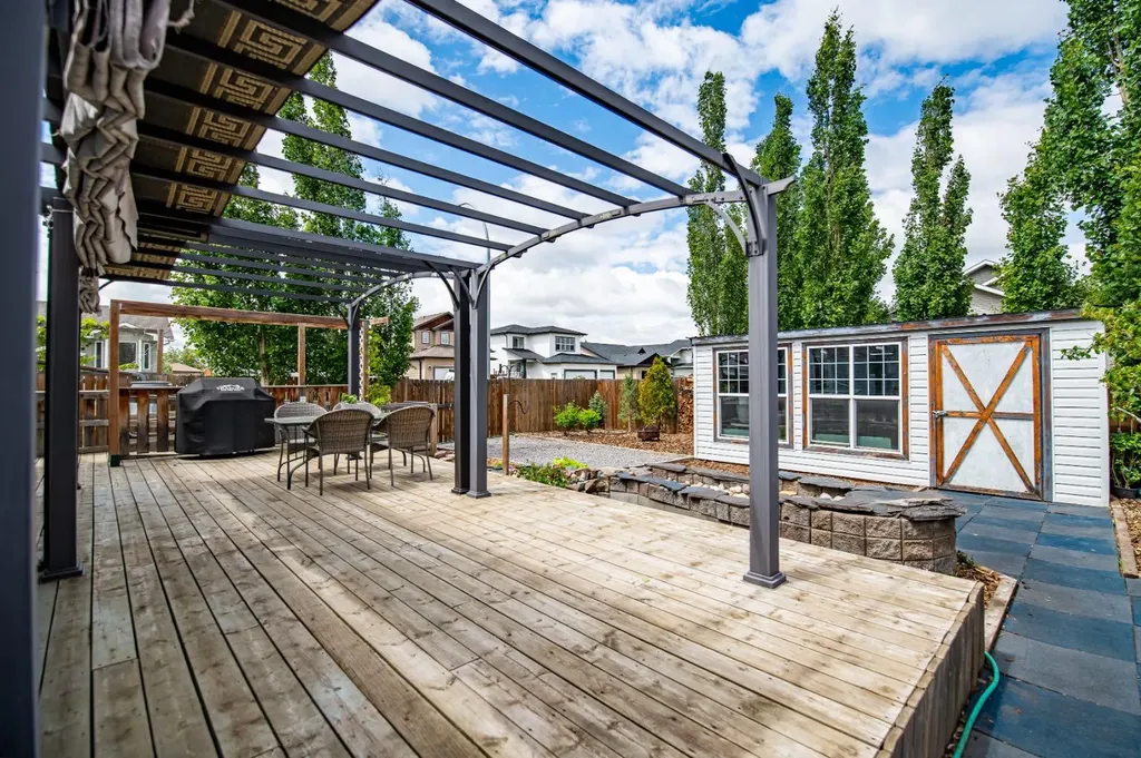 57 Woodbine Close Blackfalds AB T4M 0K5
