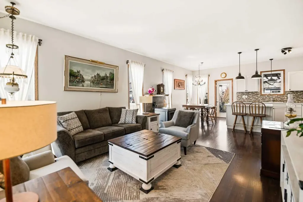 57 Woodbine Close Blackfalds AB T4M 0K5