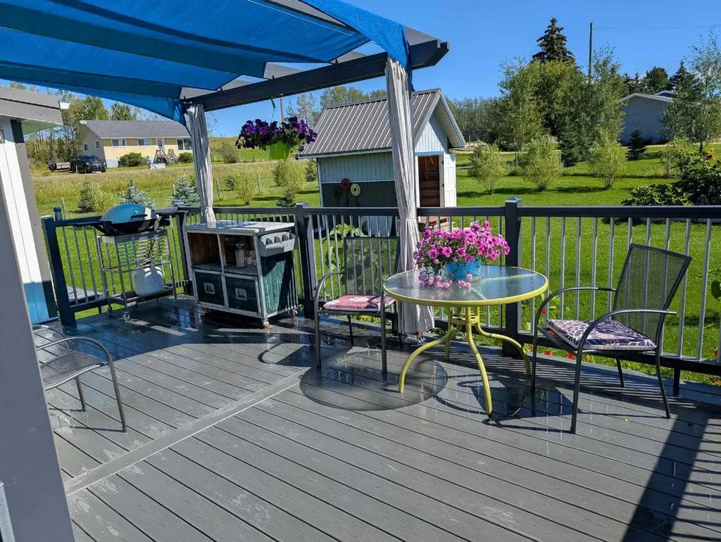 410 5 Street E Winfield AB T0C 2X0