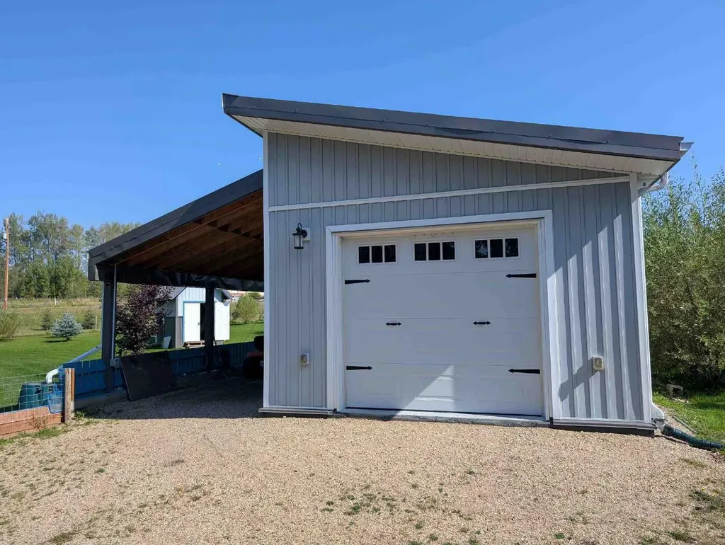 410 5 Street E Winfield AB T0C 2X0