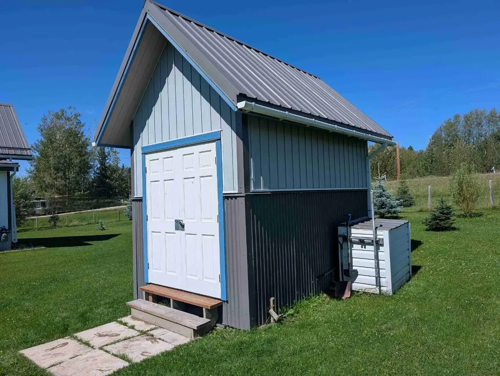 410 5 Street E Winfield AB T0C 2X0