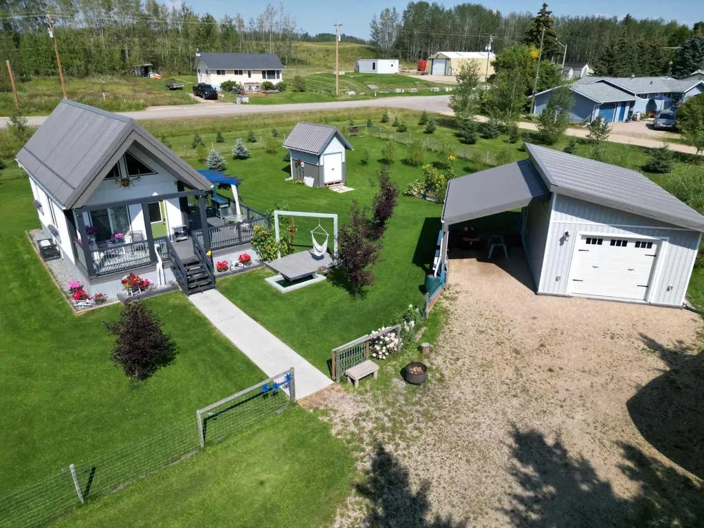 410 5 Street E Winfield AB T0C 2X0