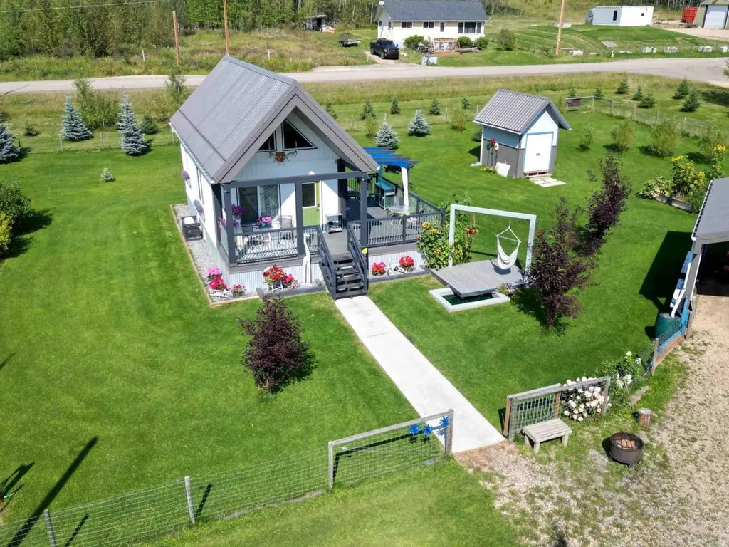 410 5 Street E Winfield AB T0C 2X0
