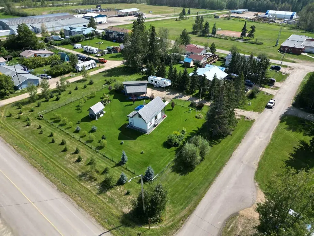 410 5 Street E Winfield AB T0C 2X0