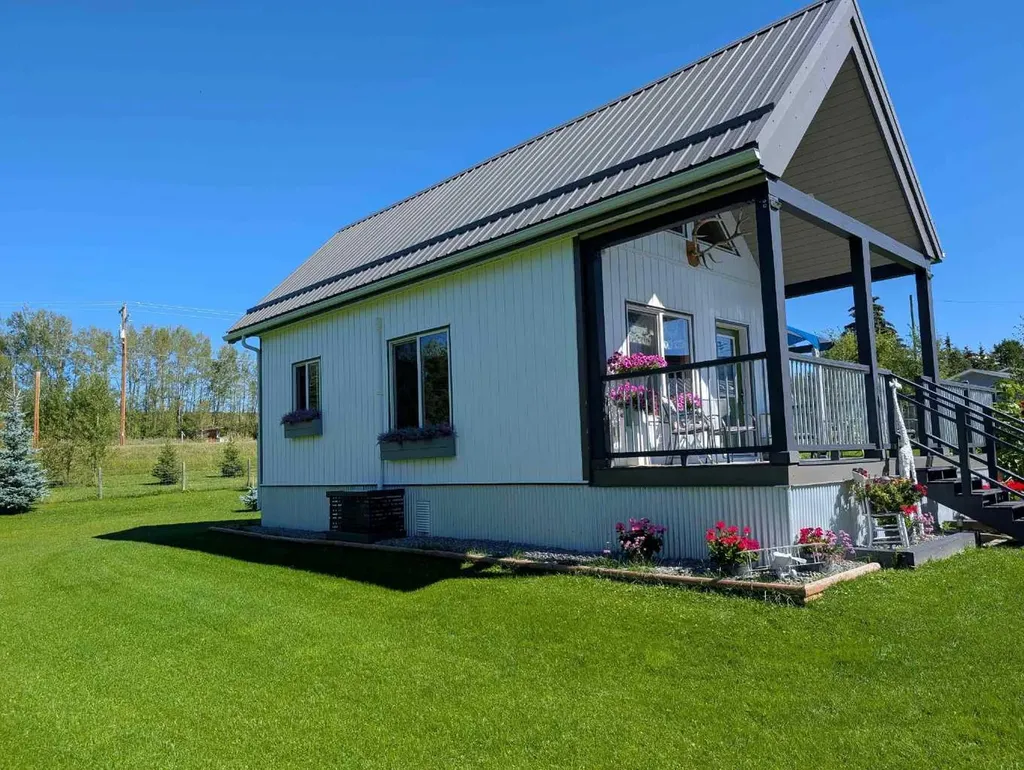 410 5 Street E Winfield AB T0C 2X0