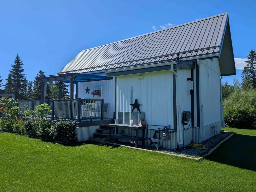 410 5 Street E Winfield AB T0C 2X0