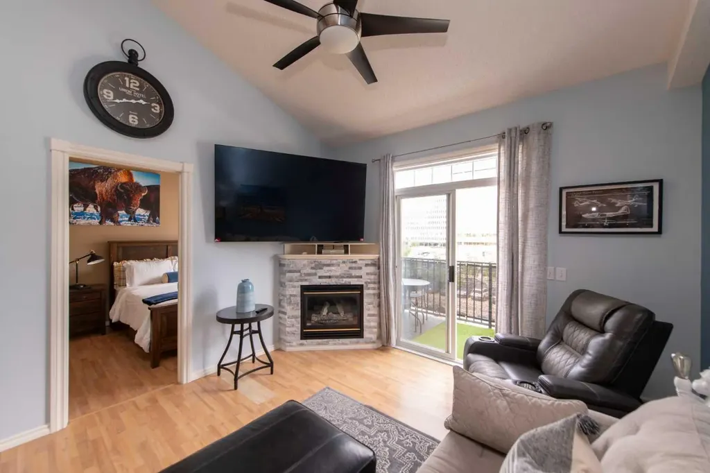 112 14 Avenue SE Calgary AB T2G 1C7