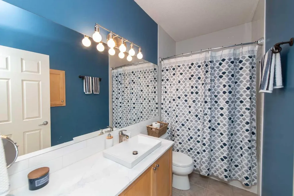 112 14 Avenue SE Calgary AB T2G 1C7