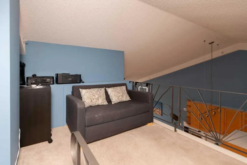 112 14 Avenue SE Calgary AB T2G 1C7