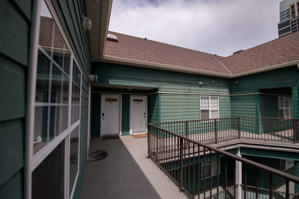 112 14 Avenue SE Calgary AB T2G 1C7