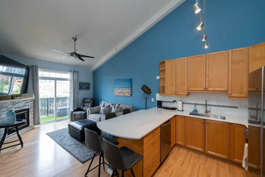112 14 Avenue SE Calgary AB T2G 1C7