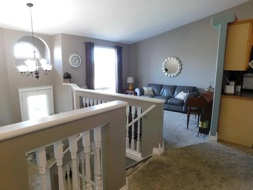 136 Meadowbrook Drive E Brooks AB T1R 1N8