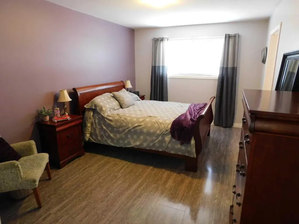 136 Meadowbrook Drive E Brooks AB T1R 1N8
